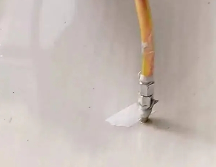 武侯瓷砖空鼓维修公司专业解答在瓷砖铺贴过程中，如果使用的砂料过粗（如全部使用了粗砂），可能会导致以下问题